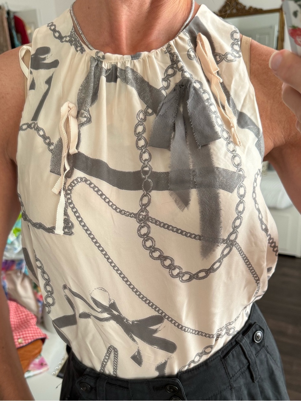 BR Silk Chain Print Twist Back Sleeveless Blouse Ribbon Embellished XS 100% Silk